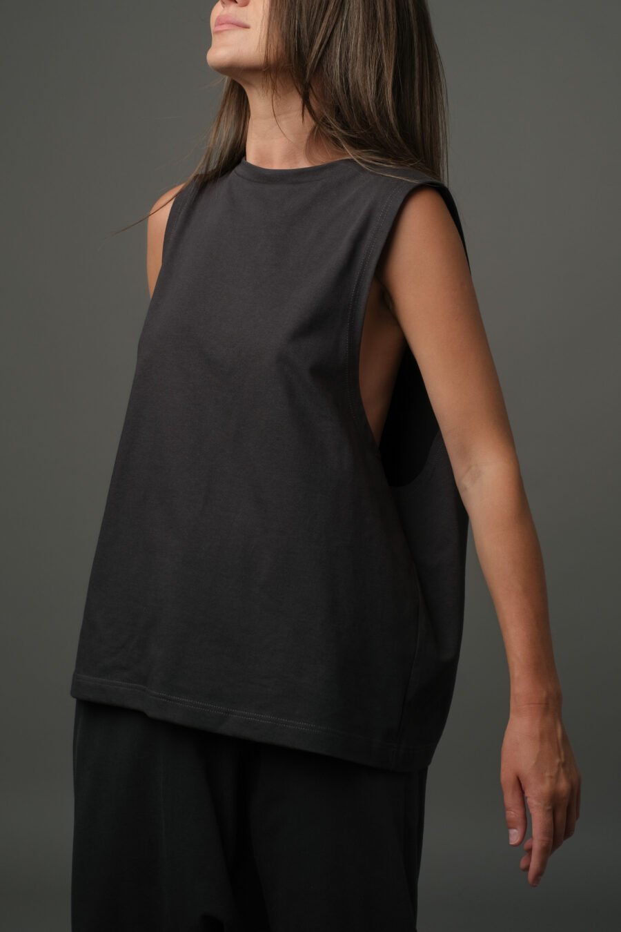 MATSU. 0007 MAIKA – SINGLE JERSEY – VOLCANIC ASH. SIDE VIEW