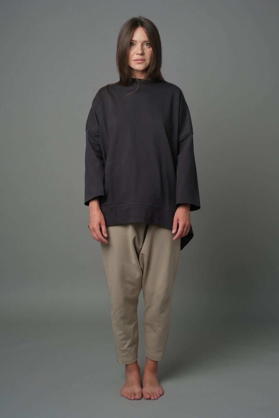 MATSU. 0006 - 3/4 SLEEVE SWEATSHIRT - VOLCANIC ASH. FRONT VIEW